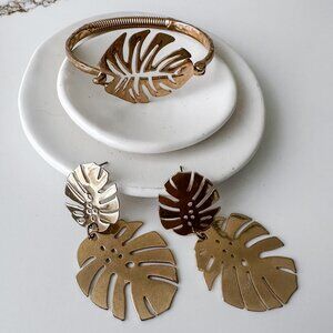 Monstera Gold Leaf Jewelry Set - Earrings and Bracelet Set